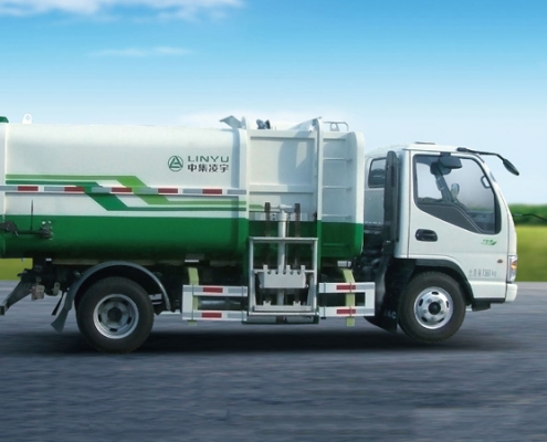 self-loading garbage truck